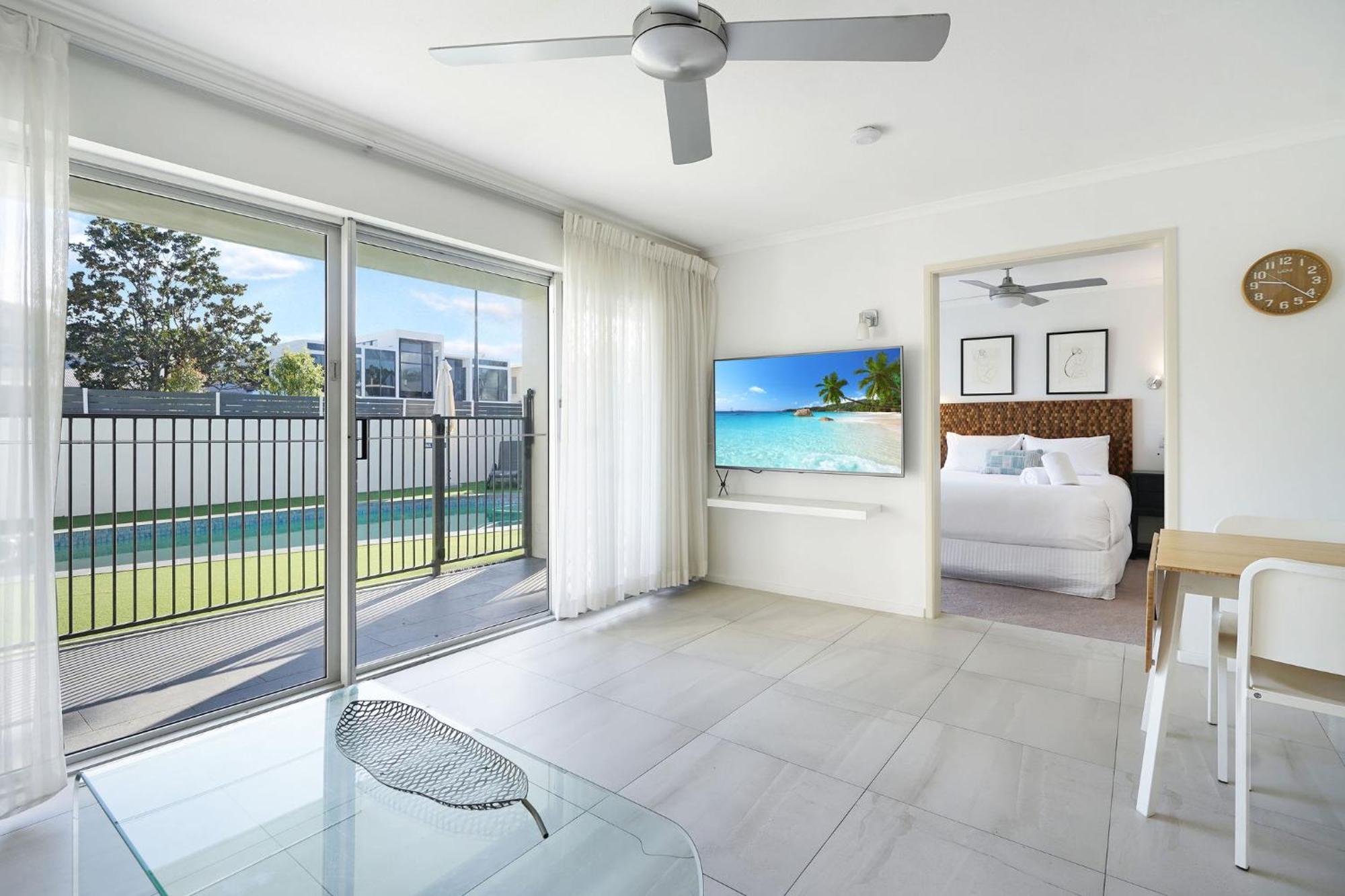 Noosa Parade Holiday Inn Exterior photo